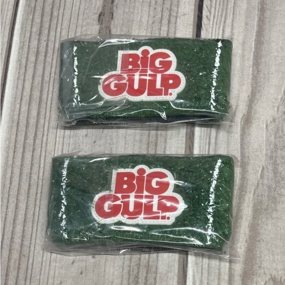 7 Eleven Set of 2 Big Gulp Soccer Cups With Matching Soccer Field Themed Sleeve - Picture 3 of 4